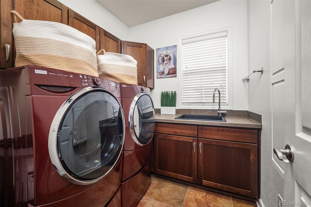 Image 39 of property listing at 6072 S Paris Street, Greenwood Village, CO 80111