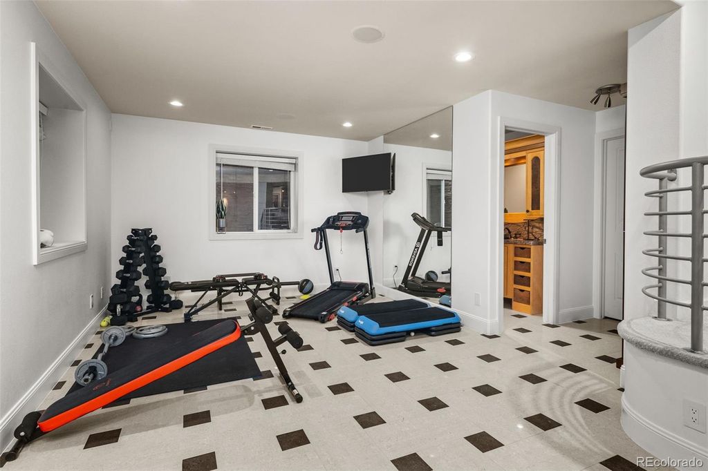 Image 40 of property listing at 6072 S Paris Street, Greenwood Village, CO 80111