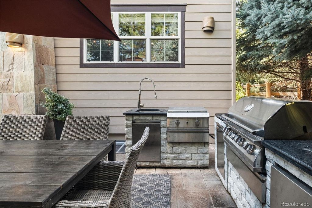 Image 44 of property listing at 6072 S Paris Street, Greenwood Village, CO 80111