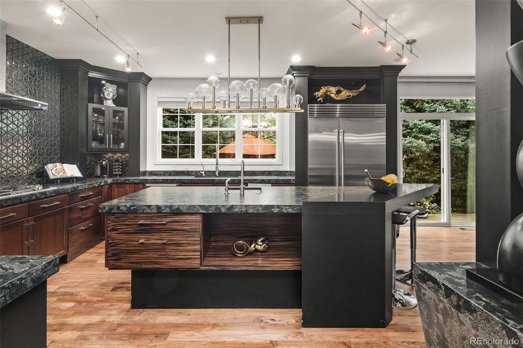 Image 7 of property listing at 6072 S Paris Street, Greenwood Village, CO 80111