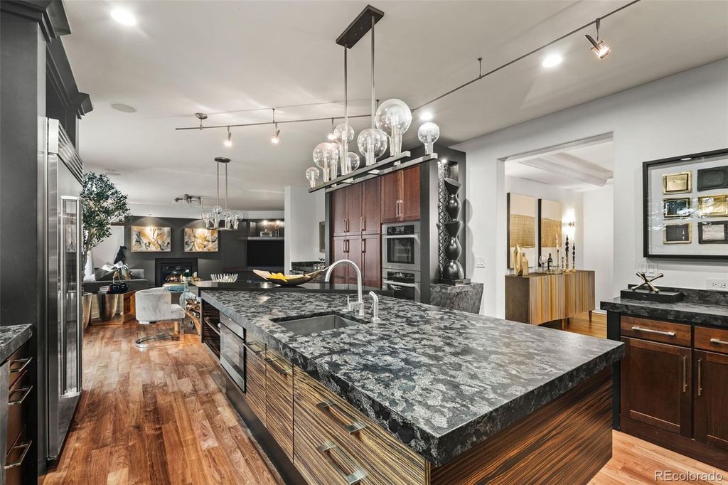 Image 9 of property listing at 6072 S Paris Street, Greenwood Village, CO 80111