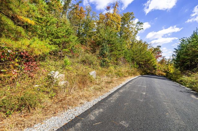 8037 Rocky Ledge Drive, Hixson, TN 37343