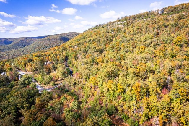 8037 Rocky Ledge Drive, Hixson, TN 37343