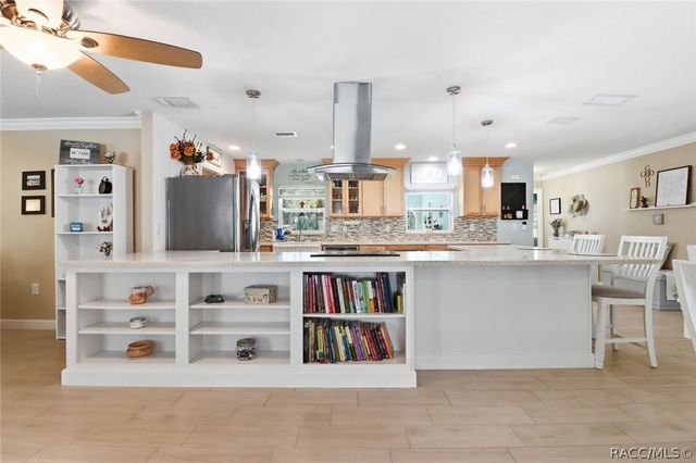 5921 W Desert Court, Beverly Hills, FL 34465