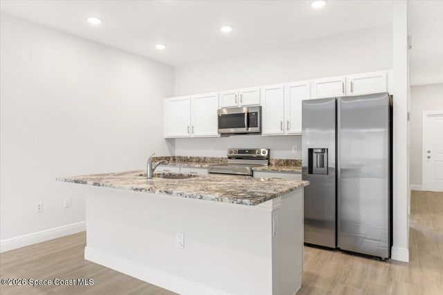 1635 19th Avenue SW, Vero Beach, FL 32962