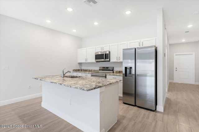 1635 19th Avenue SW, Vero Beach, FL 32962