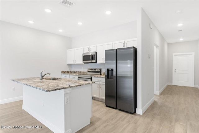 1635 19th Avenue SW, Vero Beach, FL 32962