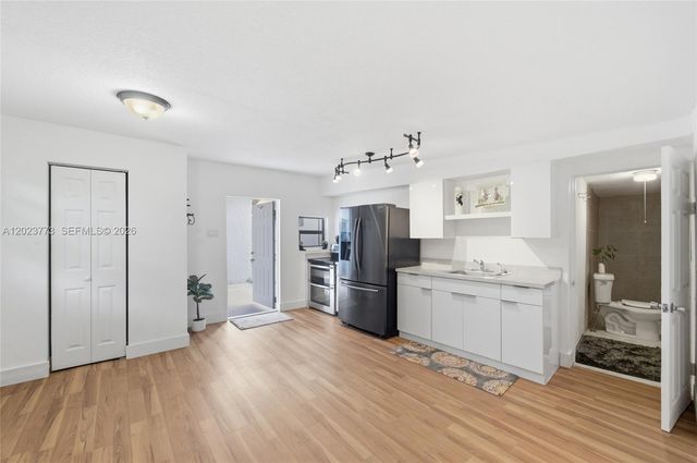 2780 NW 25, Fort Lauderdale, FL 33311