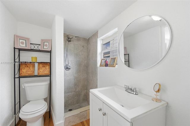 2780 NW 25, Fort Lauderdale, FL 33311