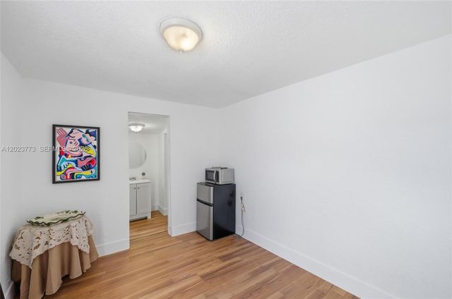 2780 NW 25, Fort Lauderdale, FL 33311