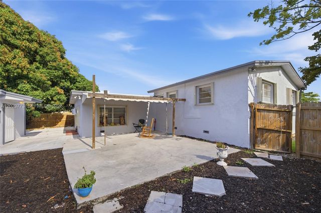 2780 NW 25, Fort Lauderdale, FL 33311