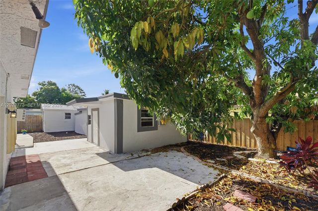 2780 NW 25, Fort Lauderdale, FL 33311