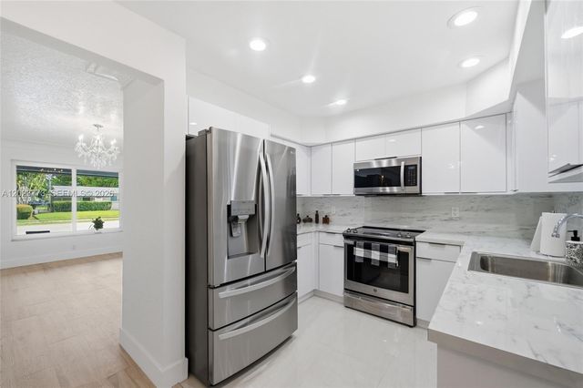 2780 NW 25, Fort Lauderdale, FL 33311