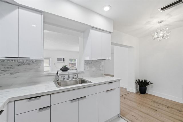 2780 NW 25, Fort Lauderdale, FL 33311