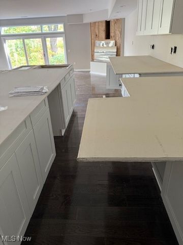 19130 Beach Cliff Boulevard, Rocky River, OH 44116