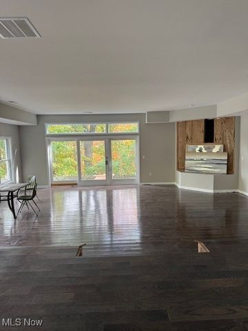 19130 Beach Cliff Boulevard, Rocky River, OH 44116