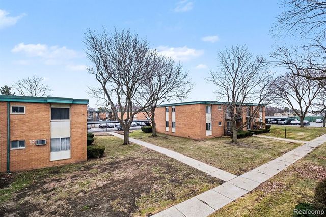 1840 Axtell Drive 7, Troy, MI 48084