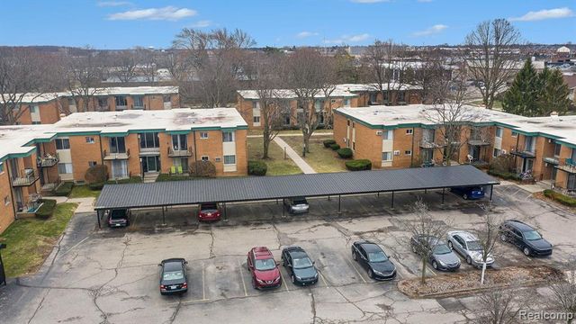 1840 Axtell Drive 7, Troy, MI 48084