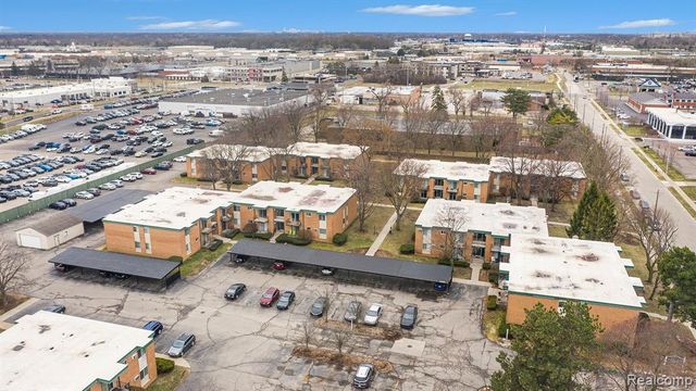 1840 Axtell Drive 7, Troy, MI 48084
