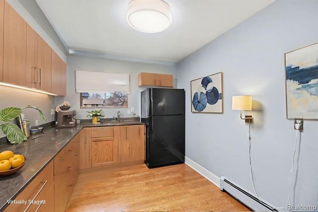 1840 Axtell Drive 7, Troy, MI 48084