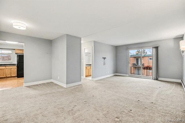 1840 Axtell Drive 7, Troy, MI 48084