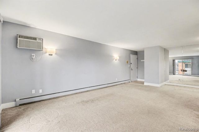 1840 Axtell Drive 7, Troy, MI 48084