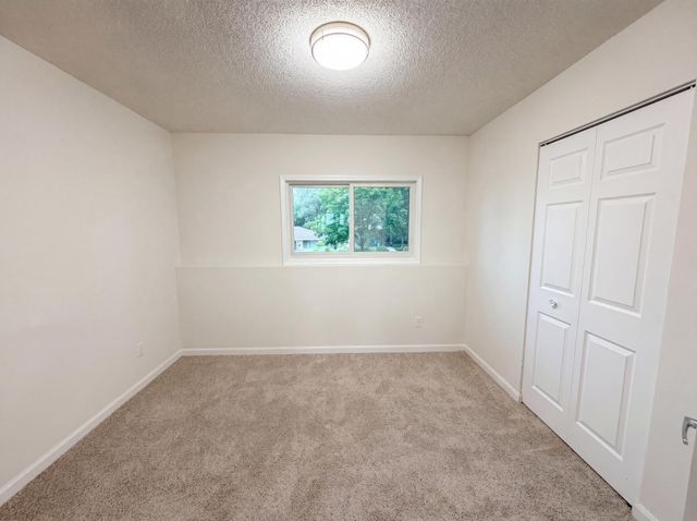 546 Hazel Street N, Saint Paul, MN 55119