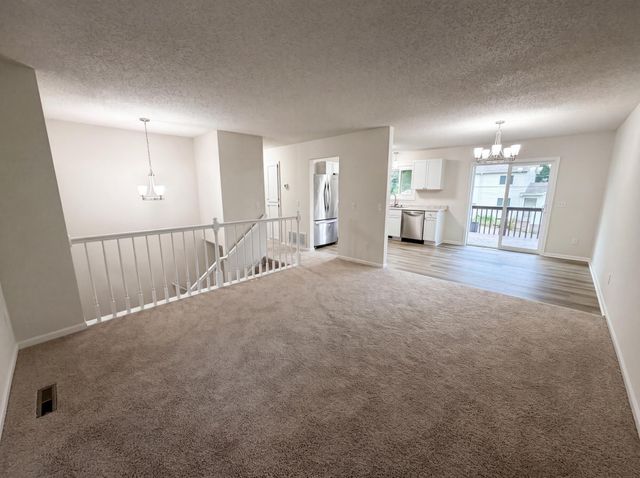 546 Hazel Street N, Saint Paul, MN 55119