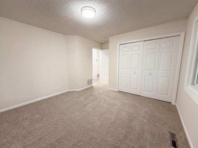 546 Hazel Street N, Saint Paul, MN 55119