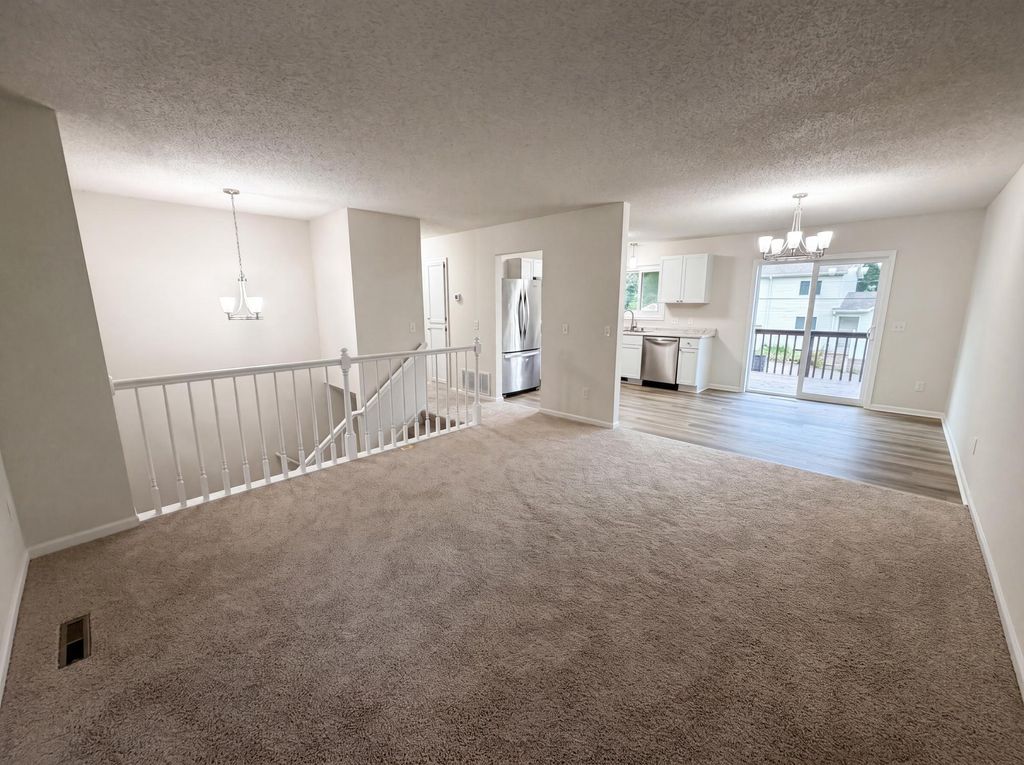 546 Hazel Street N, Saint Paul, MN 55119 — photo 3