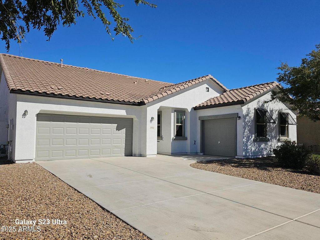 1932 E RAVENSWOOD Drive, Gilbert, AZ 85298