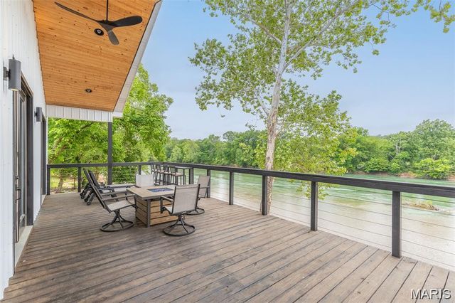 1300 River Valley Road, Doniphan, MO 63935