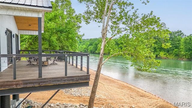 1300 River Valley Road, Doniphan, MO 63935