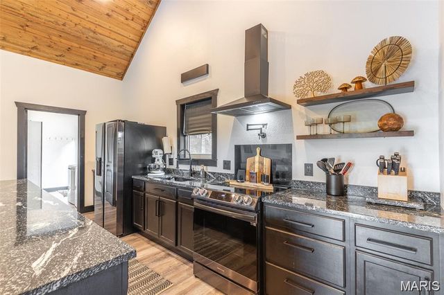 1300 River Valley Road, Doniphan, MO 63935