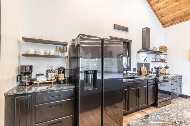 1300 River Valley Road, Doniphan, MO 63935