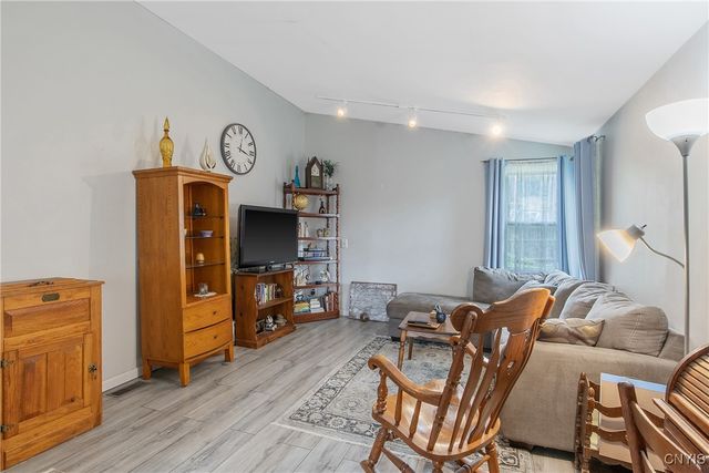 217 Melrose Avenue, Camillus, NY 13219