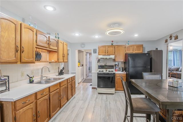 217 Melrose Avenue, Camillus, NY 13219
