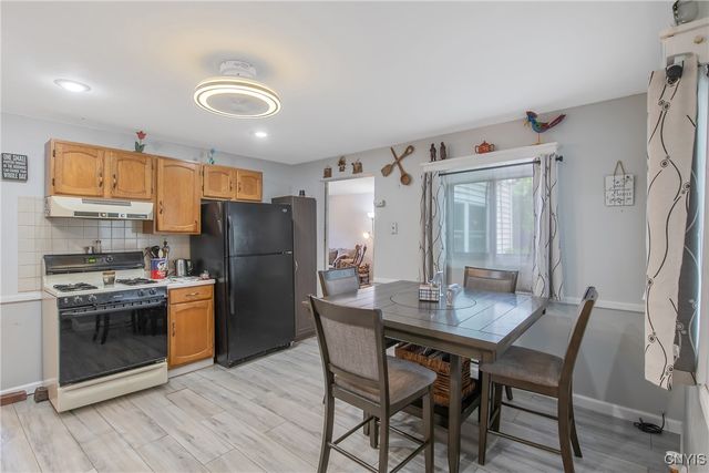 217 Melrose Avenue, Camillus, NY 13219