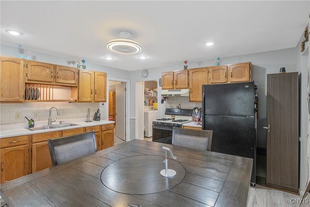217 Melrose Avenue, Camillus, NY 13219