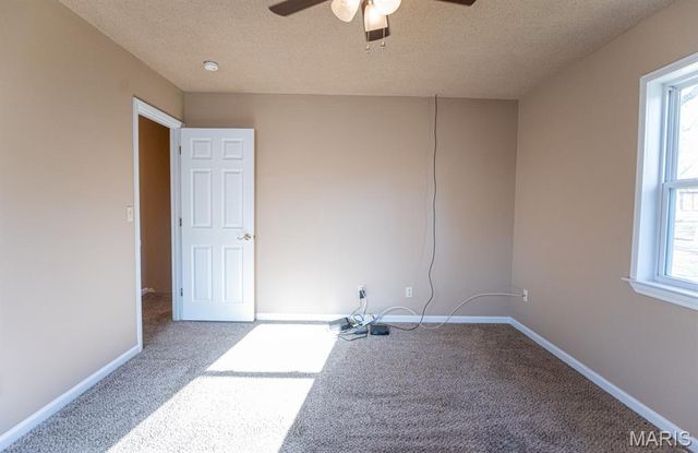 1707 E 9th Street, Washington, MO 63090