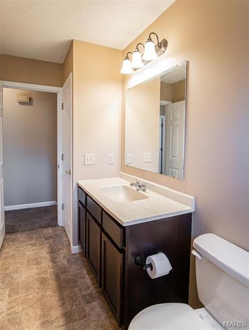 1707 E 9th Street, Washington, MO 63090