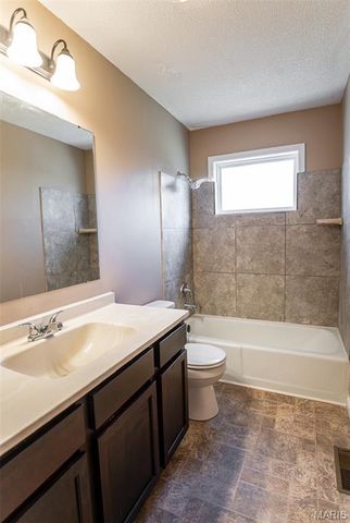 1707 E 9th Street, Washington, MO 63090