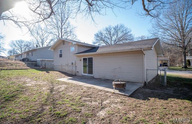 1707 E 9th Street, Washington, MO 63090