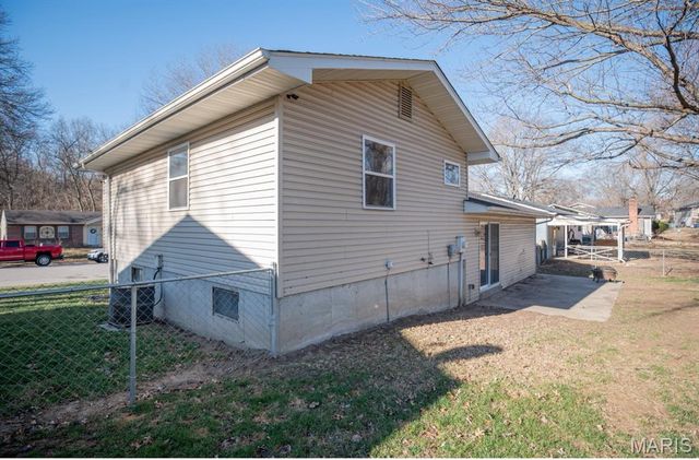 1707 E 9th Street, Washington, MO 63090