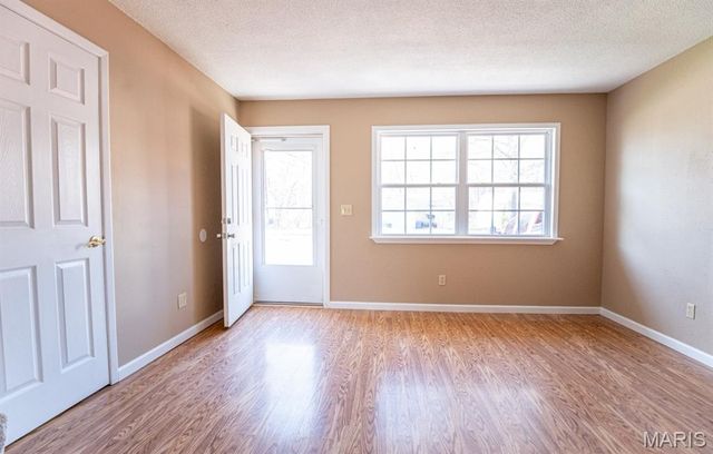 1707 E 9th Street, Washington, MO 63090