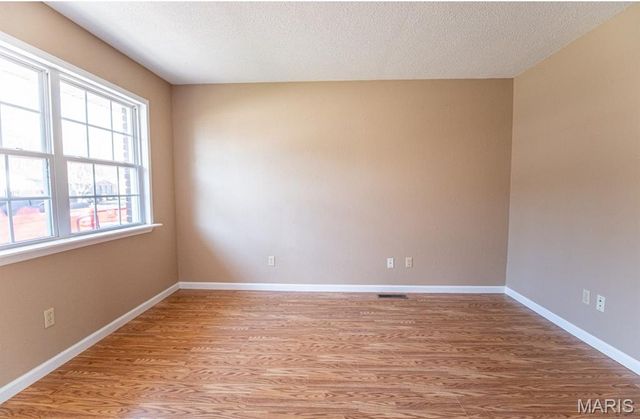 1707 E 9th Street, Washington, MO 63090