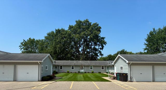 896 Andover Court Se, City Of Kentwood, MI 49508