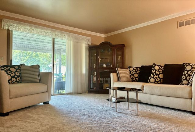 896 Andover Court Se, City Of Kentwood, MI 49508