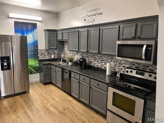 4605 Ray Avenue, St Louis, MO 63116