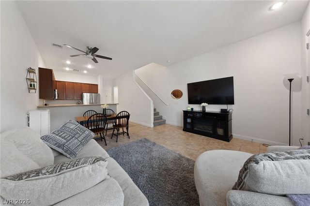 7544 Nicklin Street, Las Vegas, NV 89143